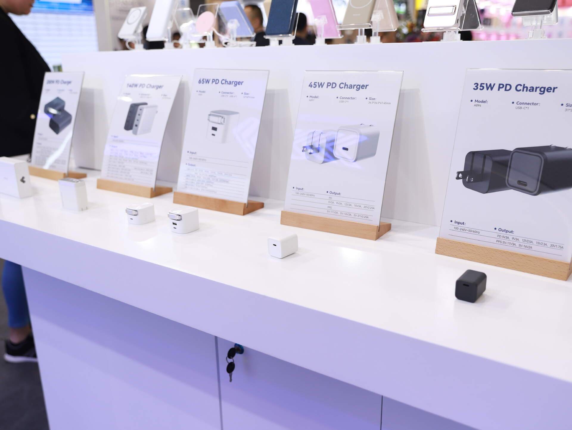 港环球资源消费电子展产品荣获环球资源创新大奖pg电子模拟器试玩AOHAI奥海科技亮相香(图4)