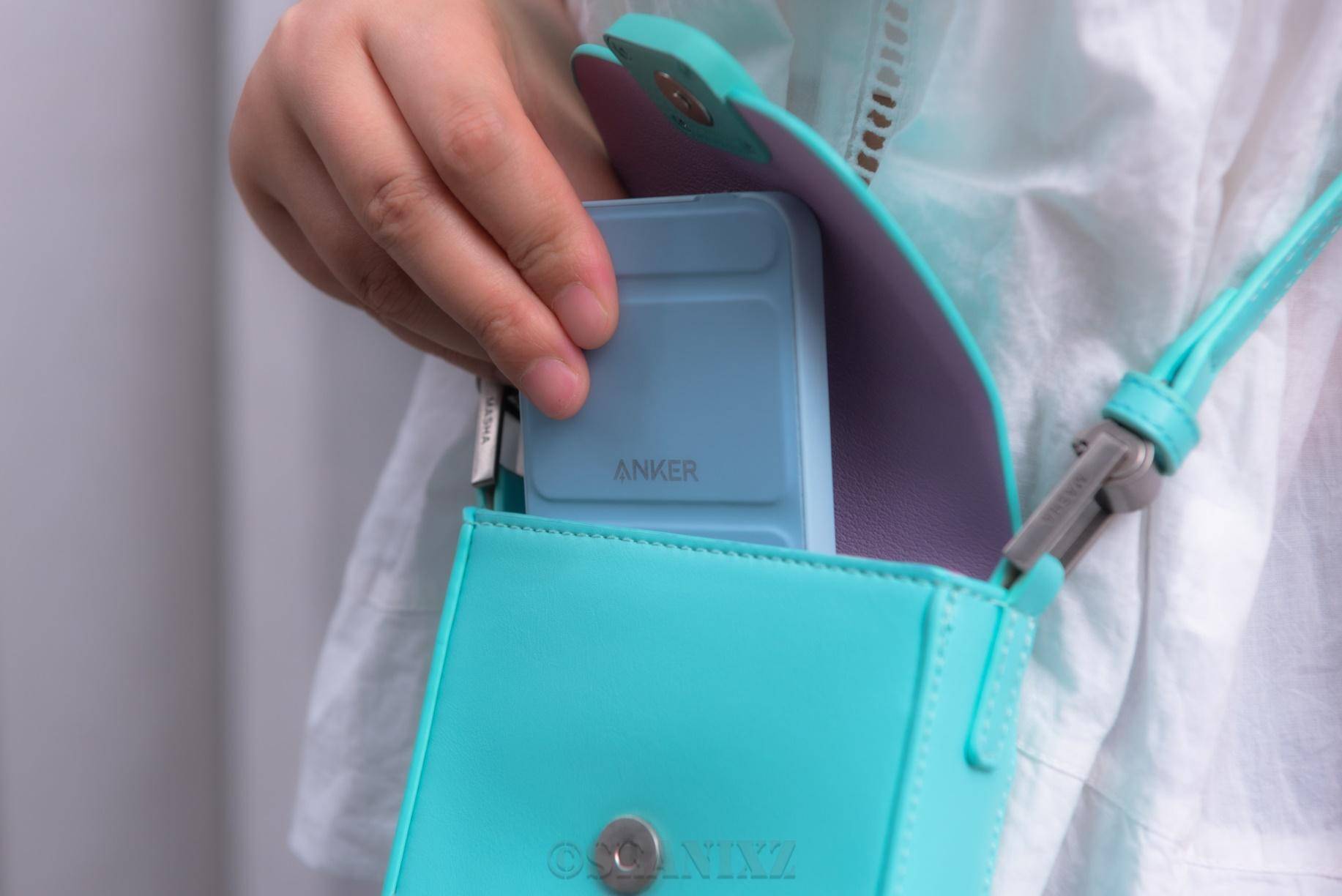 MagGo 5000mAh支架款磁吸无线充电宝体验pg电子模拟器免费试玩超薄超能充：ANKER安克(图6)