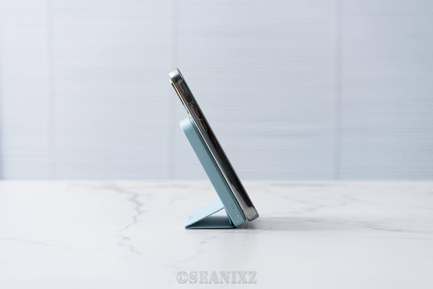 MagGo 5000mAh支架款磁吸无线充电宝体验pg电子模拟器免费试玩超薄超能充：ANKER安克(图14)