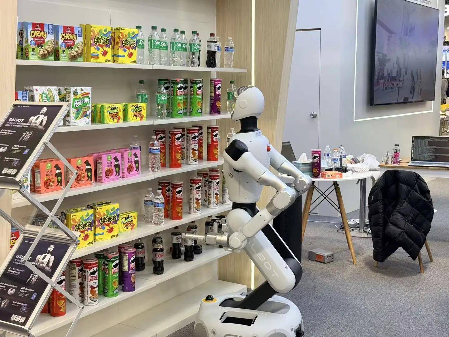 6：9大方向最火中企霸场机器人全明星大乱斗pg电子模拟器暴走2万步逛遍CES202(图10)