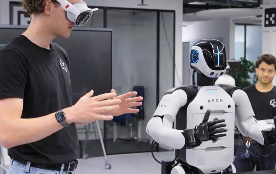 6：9大方向最火中企霸场机器人全明星大乱斗pg电子模拟器暴走2万步逛遍CES202(图21)