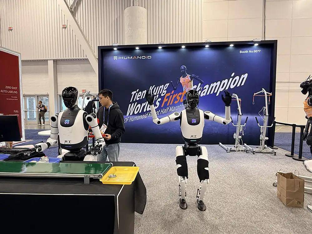 6：9大方向最火中企霸场机器人全明星大乱斗pg电子模拟器暴走2万步逛遍CES202(图30)