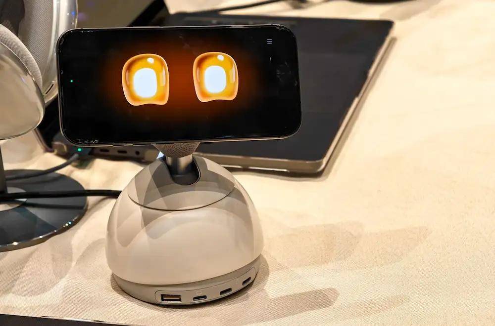 6：9大方向最火中企霸场机器人全明星大乱斗pg电子模拟器暴走2万步逛遍CES202(图54)