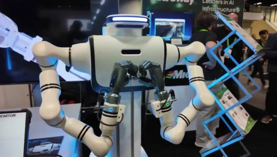 6：9大方向最火中企霸场机器人全明星大乱斗pg电子模拟器暴走2万步逛遍CES202(图115)